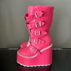 YRU Boots Womens 7 Pink Patent Leather Platform‎ Y2K Kawaii Statement Dune Heart